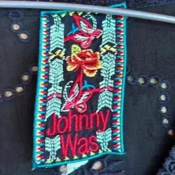 Johnny Was Black 3/4 Sleeve embroidered eyelet tunic style peasant blouse - Picture 4 of 10